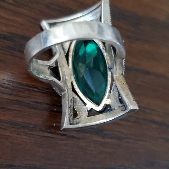 STERLING SILVER MARCASITE GREEN STONE EARRINGS - Picture 5 of 9